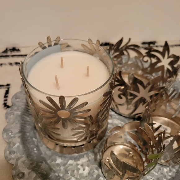 ⭐️40% Off⭐️ Bath & Body Works / White Barn 4 Spring Candle Sleeve Bundle - Picture 2 of 13